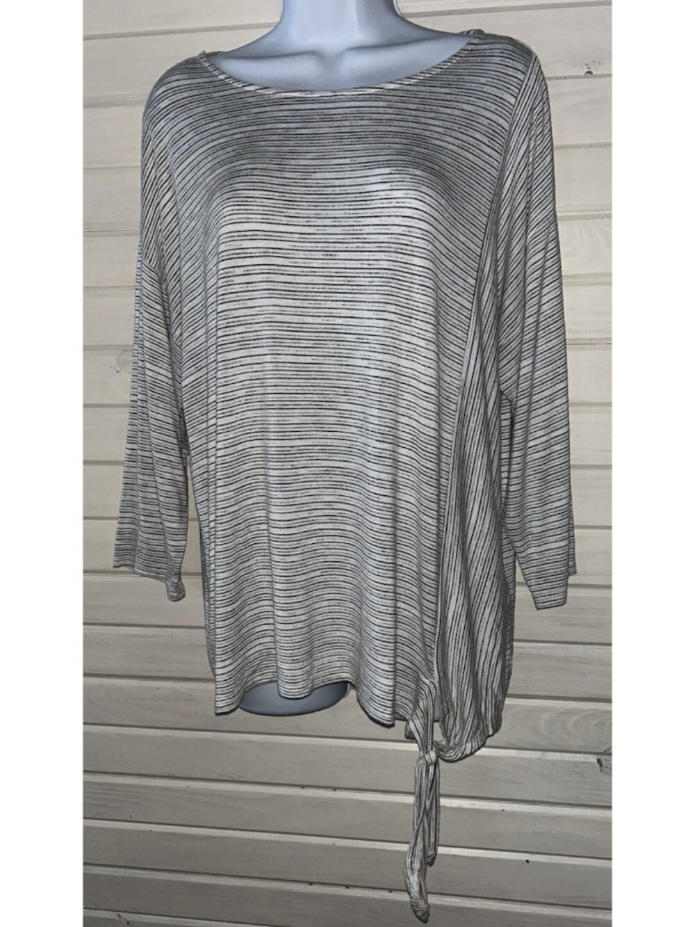 Chico's Sz 2 (LARGE) Gray White Striped Side Tie Knit Tunic Top 3/4 Sleeves EUC